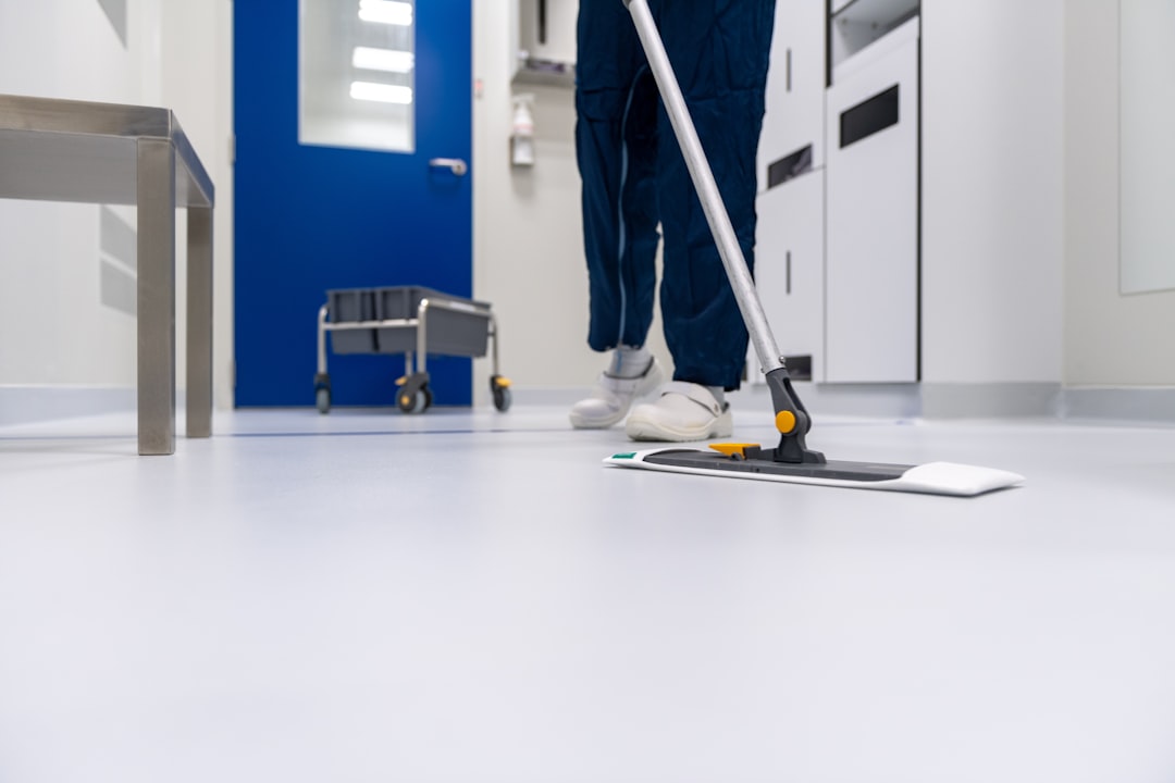 team-01 Cleaner cleaning the floor in a laboratory environment